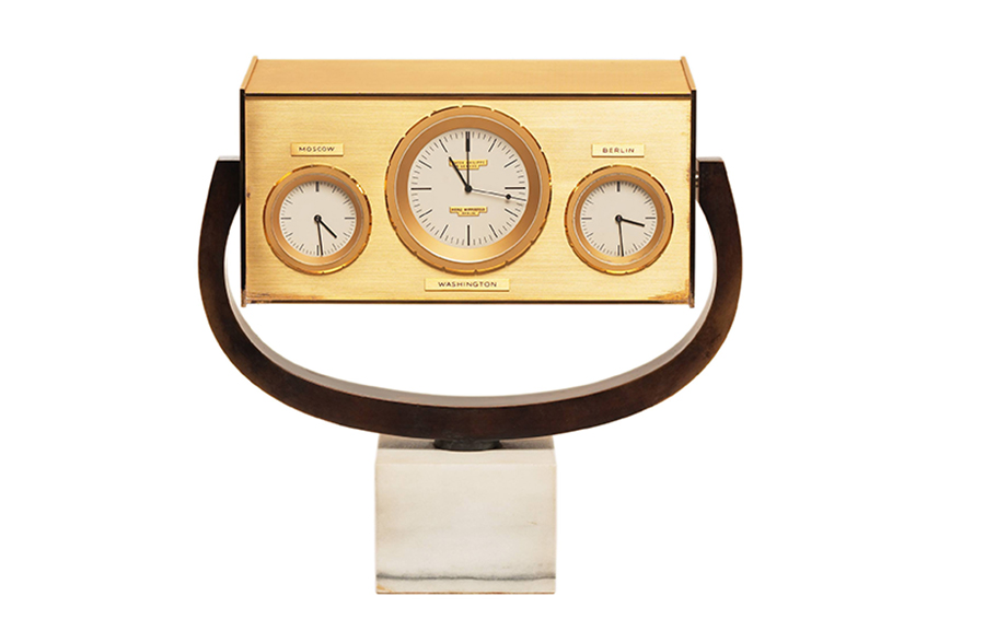 Настольные часы Джона Кеннеди на выставке Pater Philippe «The Art of Watch», Нью-Йорк, июль 2017