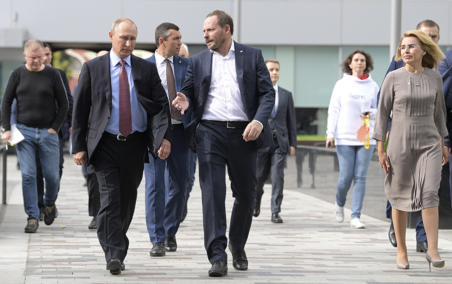 Смещение образа. О чем говорит визит президента Владимира Путина в «Яндекс»