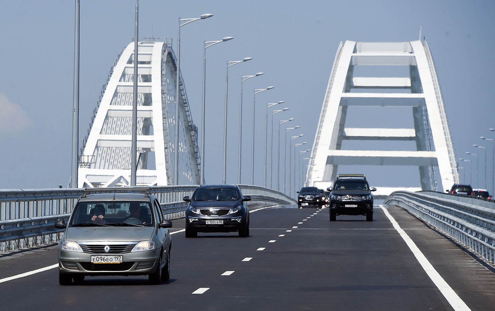 В машине по Крымскому мосту