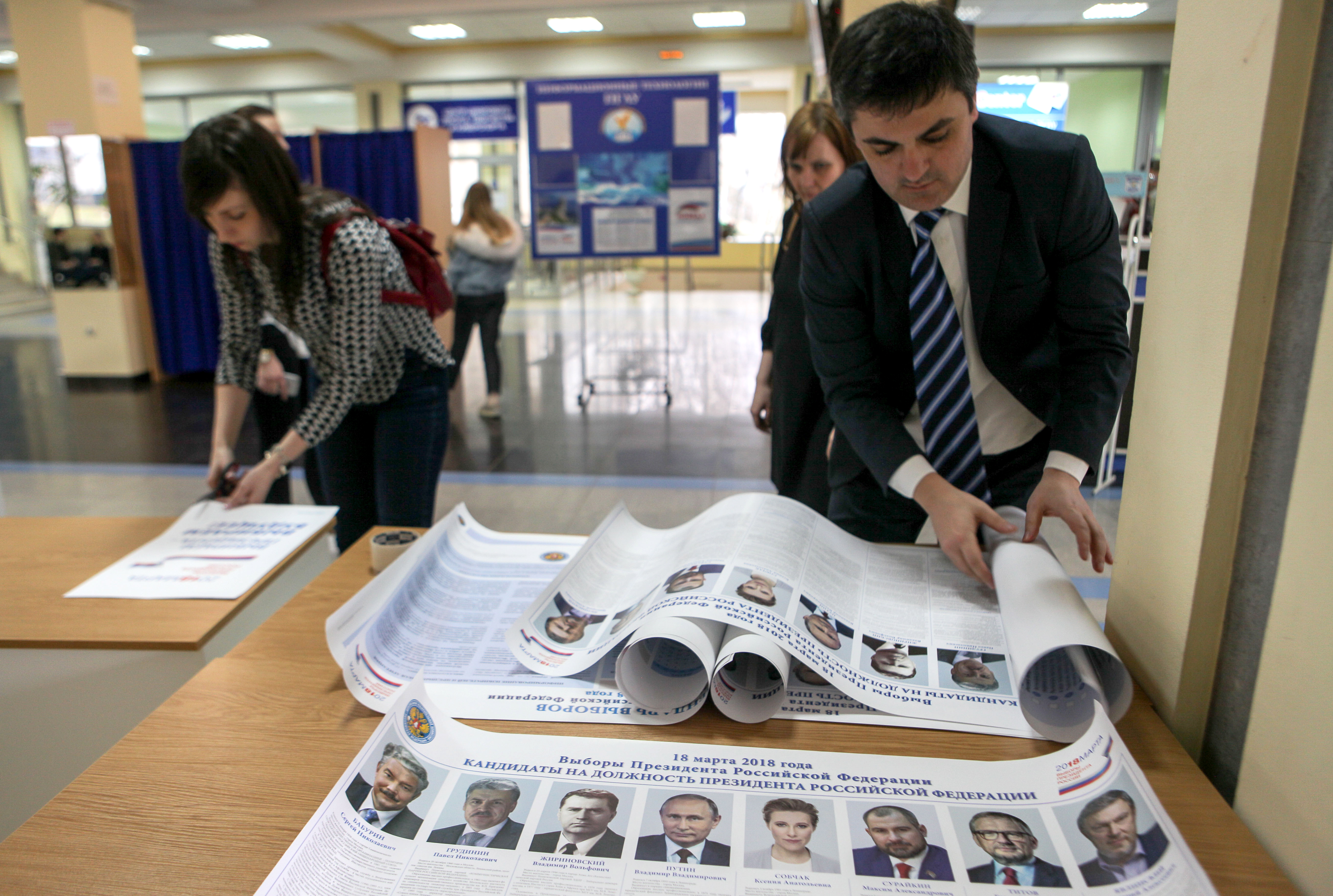 «Невиданная активность» и заслон: как голосуют россияне за рубежом