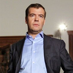 Выбор Медведева: институционные реформы или социальные нацпроекты