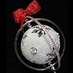 10 самых примечательных елочных игрушек мира