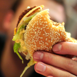 Гамбургер сбил налоги для McDonald’s на 8%