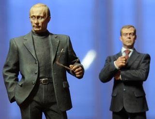 Владимир Путин и Дмитрий Медведев: рокировка
