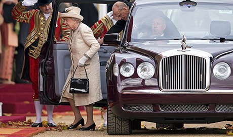 10 автомобилей, на которых ездят монархи и их наследники