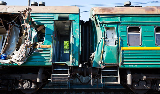 Катастрофа на рельсах: в Подмосковье столкнулись грузовой и пассажирский поезда