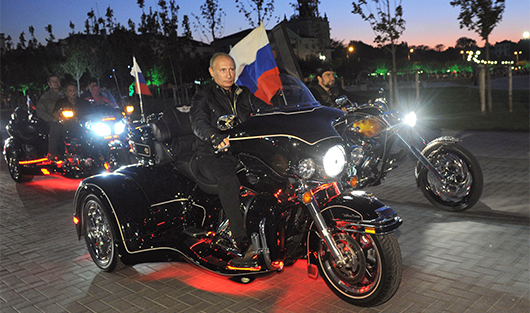 Обеспеченный ездок: на каких мотоциклах ездит российская власть