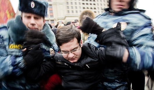 Война и мир: как митинговали в Москве сторонники и противники ввода войск в Крым