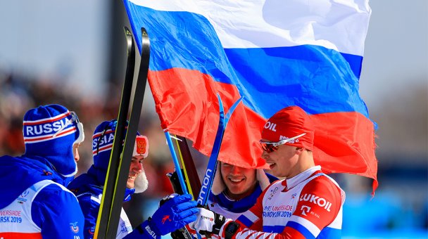 Российским спортсменам на два года запретили выступать под национальным флагом