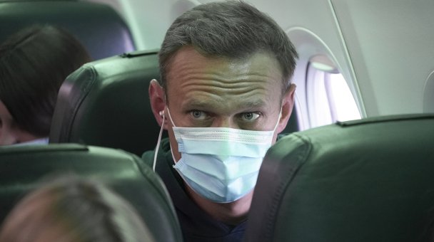 «Это невозможно — то, что происходит здесь»: Навального арестовали на 30 дней 