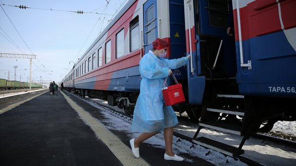 В Иркутской области к вакцинации от коронавируса подключили медпоезд. Фоторепортаж