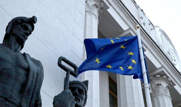 ЕС продлил на полгода персональные санкции против России