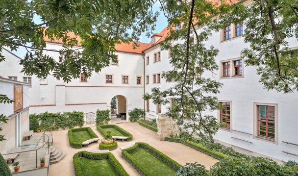 Тихая обитель. Как устроен отель-монастырь в Праге 