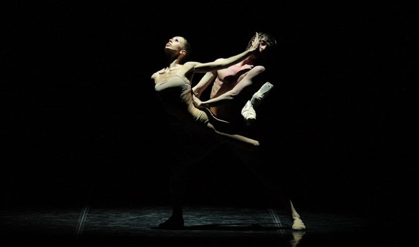 «Танцы о любви»: балет, который сможет выдержать даже тот, кто зашел случайно