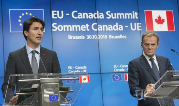 Евросоюз подписал соглашение о свободной торговле с Канадой