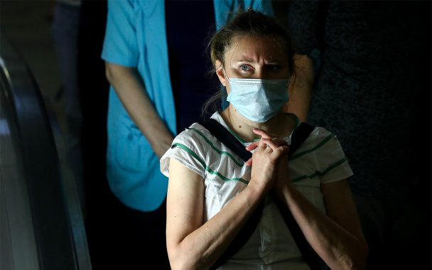 Запрет массовых мероприятий, закрытие фан-зон: в Москве продлили и расширили ограничения
