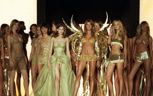 Эволюция ангелов: как менялся бренд Victoria's Secret и его модели