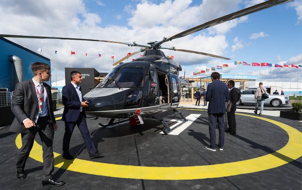 На авиасалоне МАКС показали VIP-вертолет в стиле «президентского» Aurus