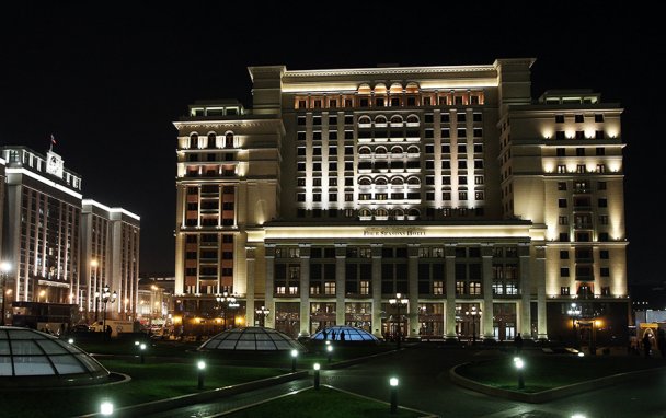 Здание отеля сети Four Seasons Hotels and Resorts на месте бывшей гостиницы "Москва". Фото Артема Коротаева / ТАСС