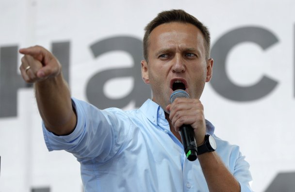 ФСИН пригрозила Навальному заменить условный срок на реальный 