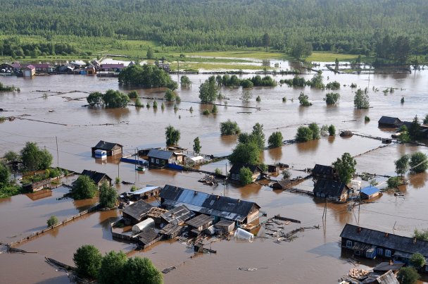 «Плывем по улице Ленина»: что жители Иркутской области рассказывают о наводнении