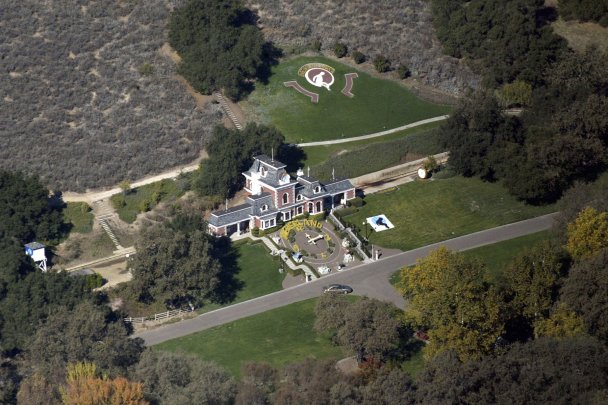 Американский миллиардер купил ранчо Майкла Джексона  