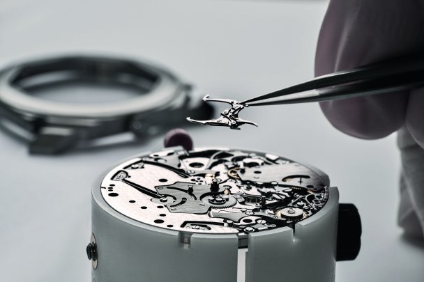 Миниатюрность, масштаб, технологии: лучшие часы 2021 года на выставке Watches & Wonders