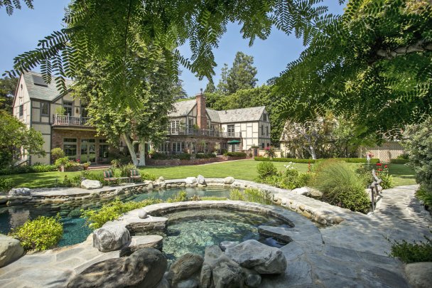 Самый богатый человек мира купил поместье в Беверли-Хиллз за $165 млн 