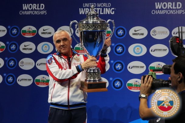  На 68-м году жизни скончался тренер женской сборной команды России по вольной борьбе Магомед Алиомаров