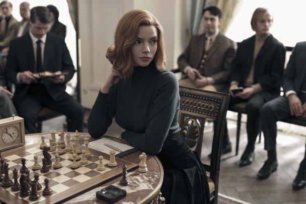 Кадр из сериала «Ход королевы»