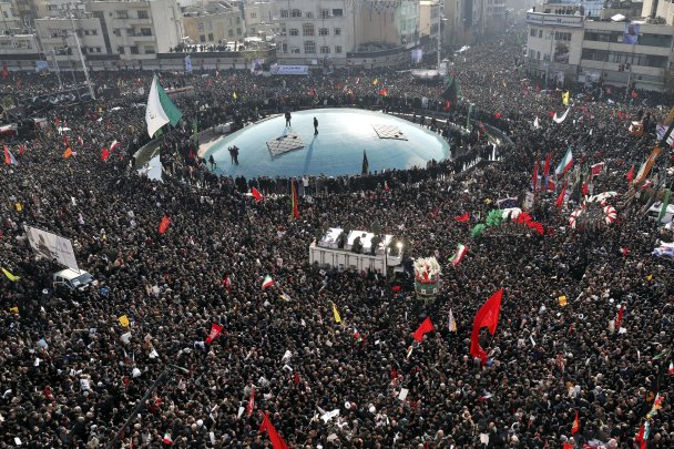 Миллионы людей в Тегеране пришли на траурную церемонию прощания с Сулеймани