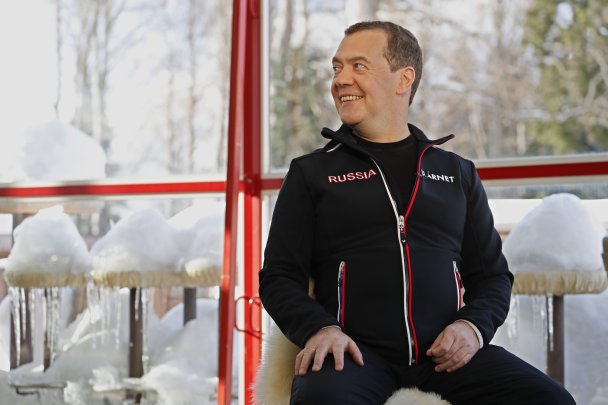 «Это все-таки была очень длительная, сложная работа»: Медведев назвал причины отставки правительства
