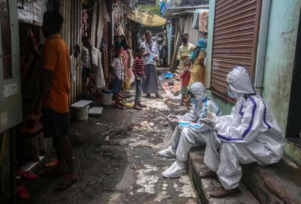 Почти у 60% обитателей трущоб Мумбаи нашли иммунитет к коронавирусу
