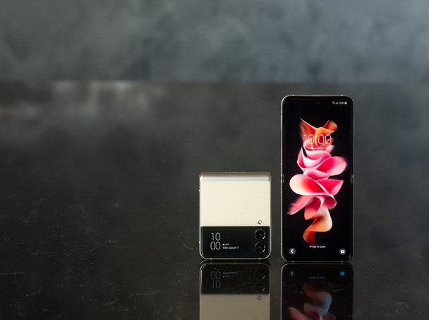 Samsung представила новые складные смартфоны по цене от 89 990 рублей