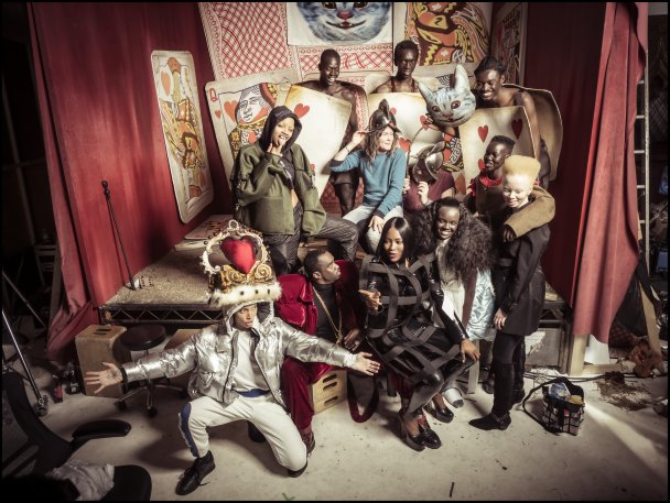Аll black cast: Алиса в Стране Pirelli