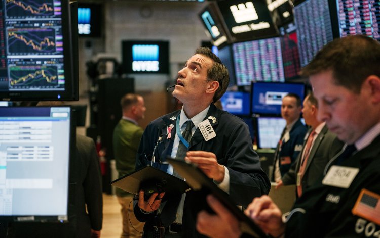 Не бегайте по скользкому полу в крови»: как реагировать на обвал на  фондовом рынке | Forbes.ru