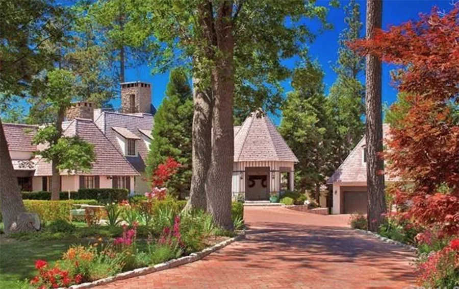 Бейонсе с мужем купили самый дорогой дом в Калифорнии