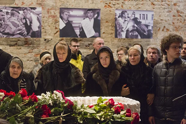 День в фото: драка в Раде и похороны Немцова