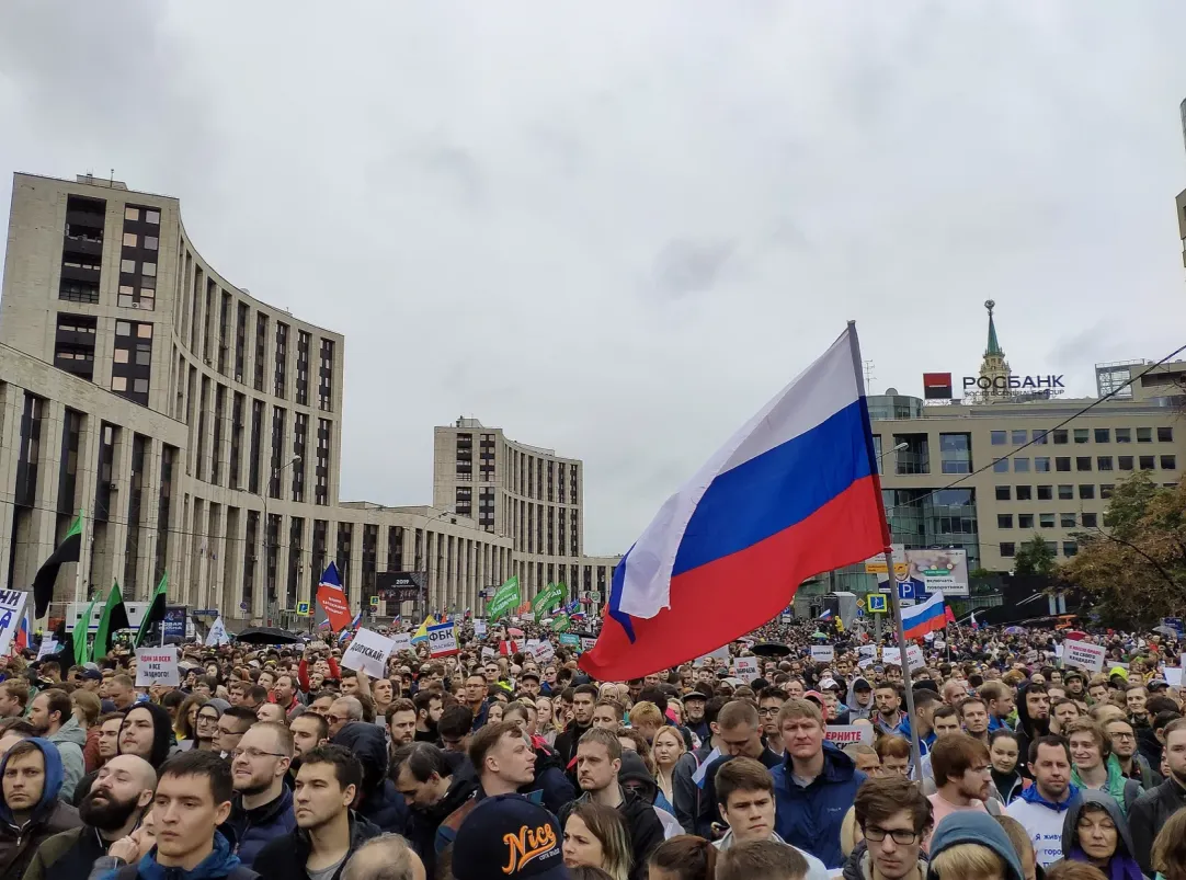 Как проходили caмые массовые акции постсоветской и современной России.  Фотогалерея | Forbes.ru