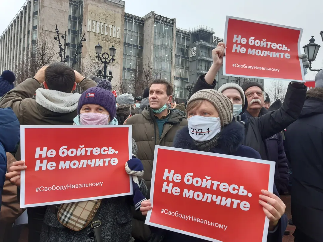 Кто не понял — пойдет в автозак»: как в Москве прошел самый массовый  несанкционированный митинг | Forbes.ru