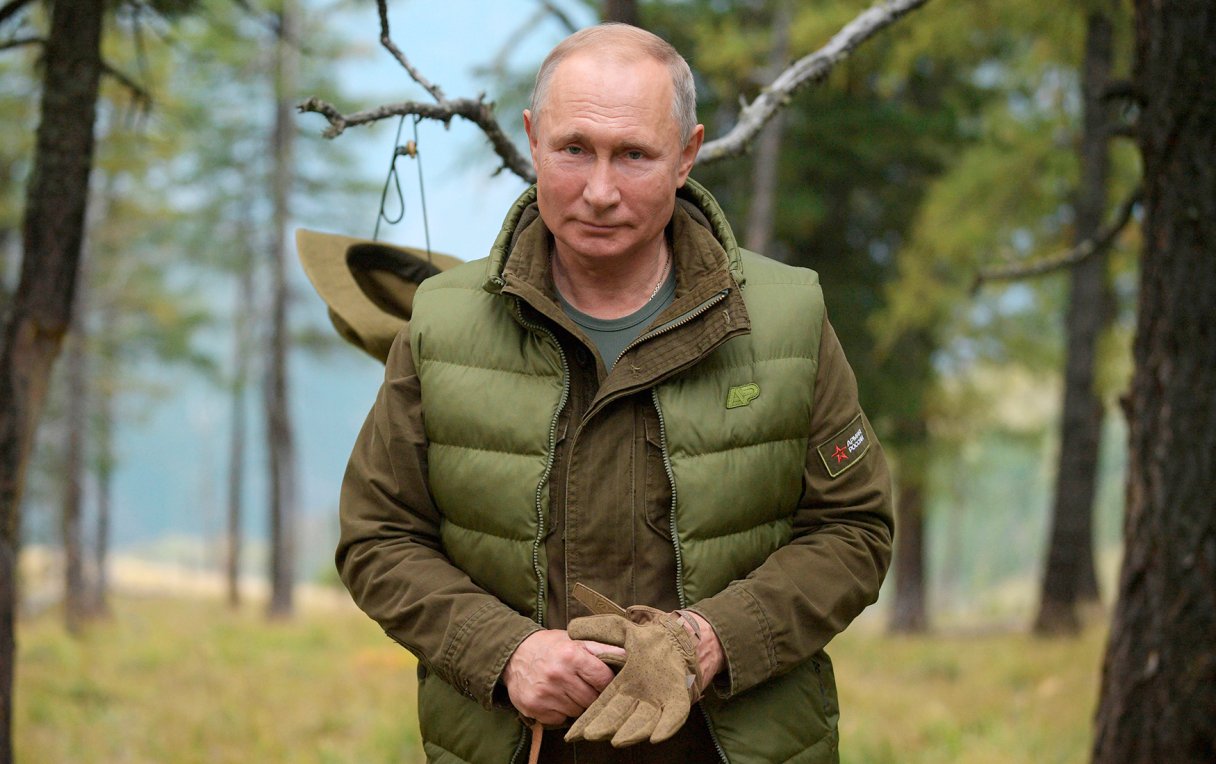 Владимир Путин в неформальной обстановке