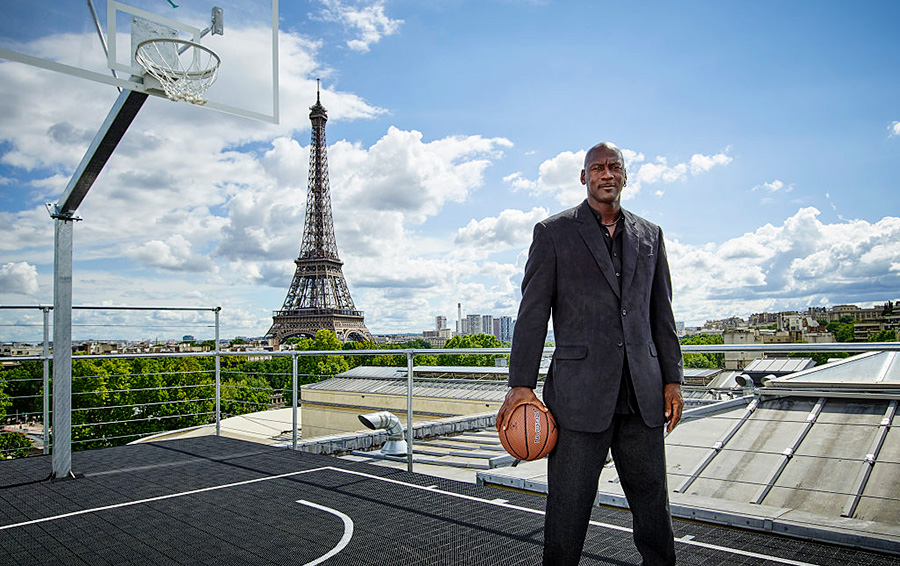 Богатые спортсмены 2023. Джордан в самолете. Джордан миллиардер. Самолет Майкла Джордана. Яхта Майкла Джордана.