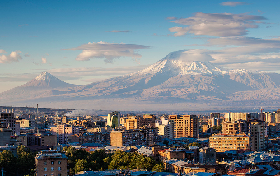 Видео армении еревана. Столица Армении Ереван. Арарат с каскада. Гора Арарат вид с каскада. Армения столица Ереван фото.