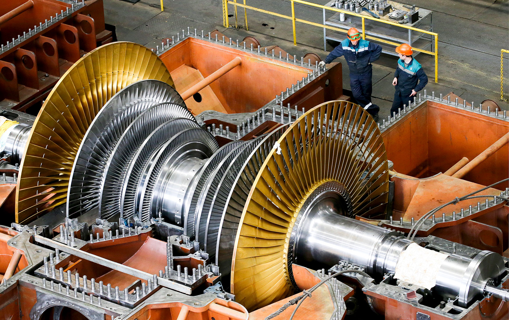 4 паровые турбины. Ротор паровой турбины 6000 КВТ. Ротор турбины электростанции. Силовые машины ротор. Паровая турбина Siemens GK 26/40.