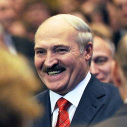 Белоруссию завалили деньгами со стороны