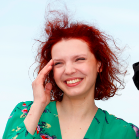 Көзілдірікпен тыңшылық камера онлайн секс