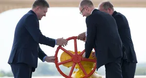 Правда и гривна: чем отличился премьер Украины
