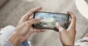 Поиграй со мной. Восемь лучших смартфонов весны