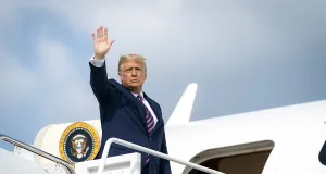 Неуместная корона: как болезнь Трампа изменит ход выборов в США