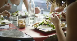 Растительное мясо и зеркало для тренировок: как женщины стали лидерами ЗОЖ-рынка в России и мире